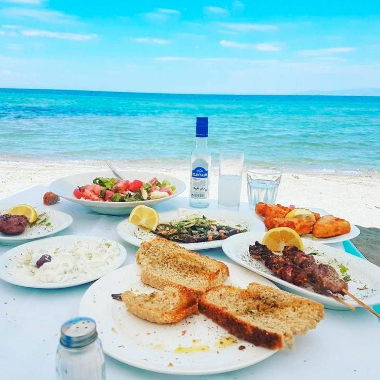 A Wonderful Apartment In Front Of The Sea! Peraía 외부 사진